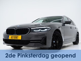 BMW 5-serie Touring 520e | LED Grille | Keyless | Leder | Sfeerlicht | Camera | Memory | Cruise | Carplay