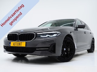 BMW 5-serie Touring 520e | LED Grille | Keyless | Leder | Sfeerlicht | Camera | Memory | Cruise | Carplay