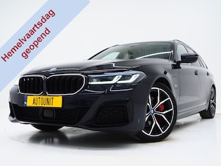 BMW 5-serie Touring 530e M Sport Shadow Line | Panoramadak | LED Grille | Harman/Kardon | Leder | HUD | 360 | LaserLED | Carplay