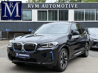 BMW iX3 Executive 80 kWh M-Sport |SOH 99% | ELEKTRISCHE TREKHAAK| ELEKTRISCHE ACHTERKLEP| PANORAMADAK| DRIVING ASSISTENT PROFESSIONAL| DODE HOEK SENSOR| STOELVERWARMING