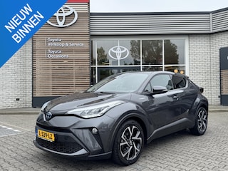 Toyota C-HR 2.0 HYBRID DYNAMIC NL-AUTO AFN-TREKHAAK APPLE/ANDROID 18'' LM-VELGEN LED KEYLESS PARK-SENSOREN NAVI AD-CRUISE