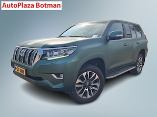 Toyota Land Cruiser 2.8 D-4D-F Professional Window Van | BPM VRIJ! | Unieke kleur! | Leder | Navigatie | Keyless | Cruise control adaptief |