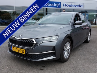 Skoda Octavia 1.5 TSI MHEV DSG Business Edition | 1ste Eigenaar | Apple Carplay+Android Auto | Clima | Cruise | Led Koplampen | Keyless Entry | Pdc V+A+Camera | Rijstrook+Licht+Regensensor | 16''lm
