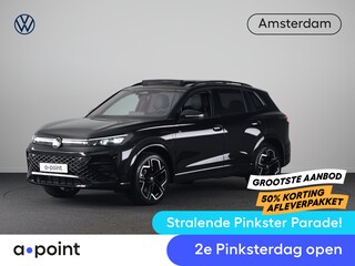 Volkswagen Tiguan 1.5 eHybrid R-Line Edition 272 pk Automaat (DSG) | Verlengde garantie | Navigatie | Panoramadak | Trekhaak (wegklapbaar) | Parkeersensoren (Park assist) | Rondomzicht camera | Lederen bekleding | R-Line |
