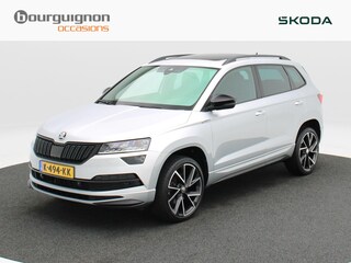 Skoda Karoq 1.5 TSi 150 Pk Automaat Sportline Business | Panorama dak | Stoelverwarming | Trekhaak | Camera | CarPlay | 19 Inch | 79.362 Km !!