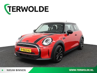 Mini Cooper 1.5 Business Edition | Sportstoelen | Climate Control | Groot Navi |