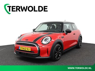 Mini Cooper 1.5 Business Edition | Sportstoelen | Climate Control | Groot Navi |