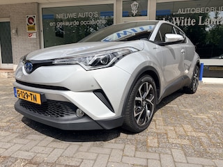 Toyota C-HR 1.8 Hybrid Style Verw. voorstoelen/Cuisecontr. adapief/Keyless entry+Start/Dodehoek detectie/Autom. Airco/Parkeer Assistent+Sensoren V+A/Navi Full map/Audio instal. Premium