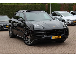 Porsche Cayenne 3.0 S E-Hybrid 519pk / Trekhaak / Panoramadak / 360Camera / Head-up / Achterasbesturing / Bose / 21'' / Luchtvering / Adaptieve Stoelen / Sportdesign+Chrono / Sportuiltaat / Stoelventilatie / Stoelverwarming 4x /