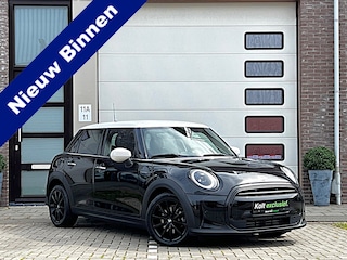 Mini Cooper 1.5 Classic Chili Turbo 136 PK 5 Deurs | Airco | Apple CarPlay | Navigatie | 16" LM Velgen | Sport Int | Park Sensors | 1e Eigenaar!