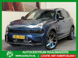Lynk & Co 01 1.5 ZWARTE HEMEL 100 STUKS OP VOORRAAD ! VOL OPTIES ! 360 CAMERA ADAPTIVE CRUISE CONTROL PANORAMA SCHUIF/KANTELDAK APPLE CARPLAY/ANDROID RIJSTROOKSENSOREN ZEER MOOI !!