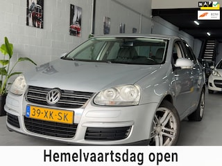 Volkswagen Jetta 1.6 Trendline/ AUTOMAAT/ nap/ 1jaar apk/ airco/ EL-ramen/ zeer nette auto.