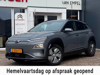Hyundai Kona EV Comfort Smart 39 kWh | 100% SOH | Trekhaak | Camera | Stoel + Stuurverwarming | Navigatie