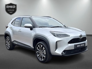 Toyota Yaris Cross 1.5 Hybride 130 pk Black Edition, Safety + Winter pakket.
