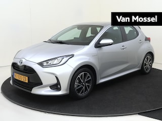 Toyota Yaris 1.5 Hybrid Dynamic | Navigatie | Lichtmetalen Velgen | Achteruitrijcamera | Climate Control | Keyless entry |