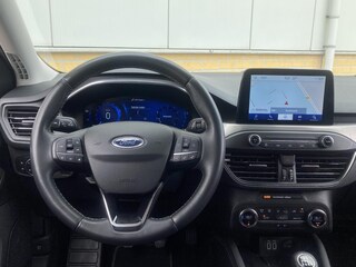 Ford Focus 1.0 EcoBoost Hybrid 125 pk Titanium X Wagon Navigatie - Apple Carplay/ Android Auto - Camera - Draadloos opladen telefoon - Elektrische achterklep
