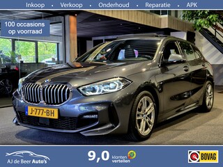 BMW 118i Executive Edition M-Sport | Panorama | Camera | NAP | Stoelverwarming | Sfeerverlichting