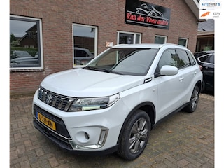 Suzuki Vitara 1.4 Boosterjet Select Smart Hybrid Metallic wit. o.a. camera, carplay, navi, adap.cruise, stoelverw, trekhaak, etc.