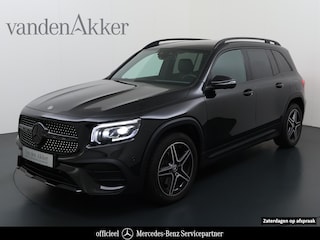 Mercedes-Benz GLB 180 AMG // Nightpakket // Sfeerverlichting // 19" AMG Velgen // Camera // Elek. Achterklep