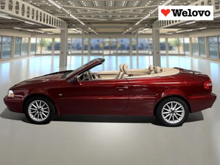 Volvo C70 Convertible 2.0 T Weinig KM, Zeer mooie complete cabrio voor de liefhebber..