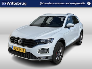 Volkswagen T-Roc 1.5 TSI Sport / 150 PK/ ADAPTIVE CRUISE/ PARKEER SENSOREN V+A/ APP-CONNECT/ KEYLESS/ DIGITAL DASH/ RIJ-MODI/ NAVI/ DAB/ CLIMA/ LED/ 18'' LMV