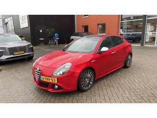 Alfa Romeo Giulietta 1.4 T Exclusive Pano NL-auto