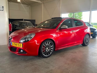 Alfa Romeo Giulietta 1.4 T Exclusive Pano NL-auto