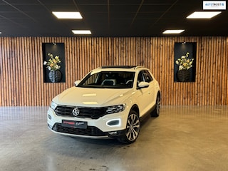 Volkswagen T-Roc 2.0 TSI 4Motion Sport / Pano / Beats / Stuurverwarming / Virtual / Carplay / DAB