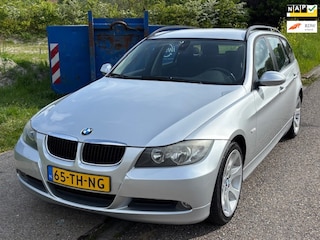 BMW 3-serie Touring 318i High Executive ECC Audio/CD Electric pakket ABS LMV 18" PDC ESP Cruise Trekhaak Dealeronderh. Nieuwe Apk!