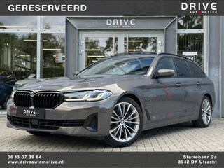 BMW 5-serie Touring 530e xDrive High Ex. Shadow|Pano|H/K|Nappa|Ventilatie|Massage|ACC|HUD|Laser|Alvitgrau