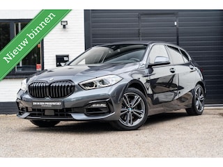 BMW 118i Executive Edition NL Dealer Carplay LED