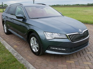 Skoda Superb Combi 2.0 TDI 90kW CLEVER DSG CLIMA NAVI ** 10899 NETTO **