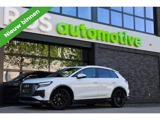 Audi Q4 40 S edition 77 kWh | BTW | CAMERA | STOELVERWARMING | ACC |