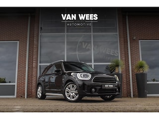 Mini Countryman 1.5 Cooper Essential | 1e eigenaar | NL auto | Driving Assistant | Camera | Sportstuur | Keyless entry | Stoelverwarming | LED | Carplay | DAB | Navigatie | PDC