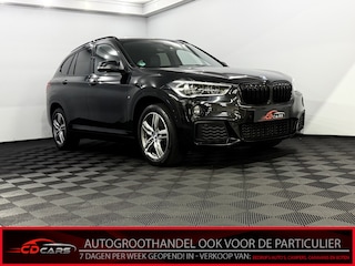 BMW X1 M-Sport sDrive20i High Executive Leder, Navi, Parkeersensoren, Head-up display, Elektrische achterklep, Keyless start, Stoelverwarming
