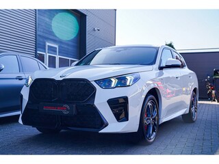 BMW X2 SDrive20i | Elektrische stoelen | Camera | Elektrische trekhaak | M Pakket