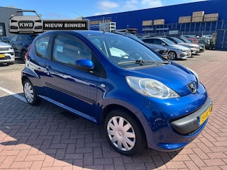 Peugeot 107 1.0-12V 3Drs Weinig kilometers Apk