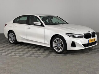 BMW 320 320e | MOKKA LEDER | FULL LED | Sportstoelen | CAMERA |PHEV |✅ 1e Eigenaar .