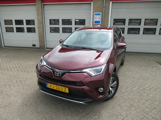 Toyota RAV4 2.0 VVT-i AWD Dynamic Trekgewicht 2000 KG