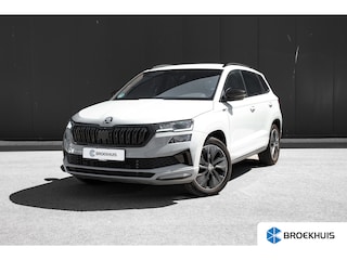 Skoda Karoq 1.5 TSI 7-DSG 150pk Sportline | Navi by App | Keyless | 18" | Stuur & Stoelverwarming | Parkeerhulp Achter