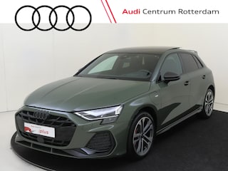 Audi A3 Sportback 45 TFSI e S edition Competition | SoH 100% | Panoramadak | SONOS audio | Carbonpakket exterieur | Head-up display | Lederen bekleding 'Valcona' | Parkeerassistent | Keyless | Dodehoek detectie |