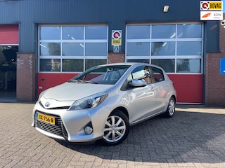 Toyota Yaris 1.5 Full Hybrid Aspiration, Trekhaak, Navi, Camera