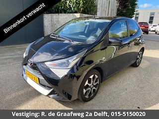 Toyota Aygo 1.0 VVT-i X-Joy Pack | Apple Carplay & AndroidAUTO | Lichtmetalen velgen | Privacy Glass |