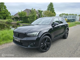 Volvo XC40 2.0 B4 Plus Black Edition / Pano / HK Audio