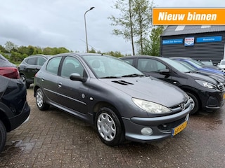 Peugeot 206 1.4 GENERATION 5-DRS AIRCO/RADIO/CRUISE/GOED ONDERHOUDEN!
