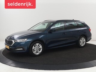 Skoda Octavia 1.0 e-TSI Business Edition | Stoelverwarming | Carplay | Navigatie | Full LED | Digital Cockpit | Cruise control | Parkeerhulp | Climate control | Bluetooth | Getint glas