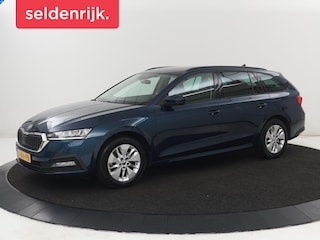 Skoda Octavia 1.0 e-TSI Business Edition | Stoelverwarming | Carplay | Navigatie | Full LED | Digital Cockpit | Cruise control | Parkeerhulp | Climate control | Bluetooth | Getint glas