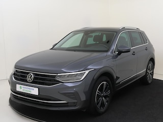 Volkswagen Tiguan 1.4 TSI eHybrid Life | SoH 96% | Adaptieve cruise control | Navigatie | 3-zone airco | Digital cockpit Pro | CarPlay | Parkeersensoren |