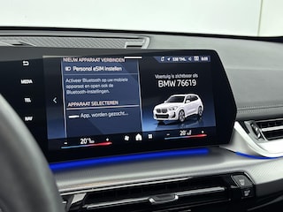 BMW X1 xDrive25e | M-pakket | PANO | Head-up display | 360 Camera | Lane Assist | Blindspot | Stoelverwarming | Lederen bekleding | Keyless | Carplay |
