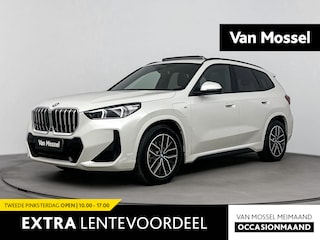 BMW X1 xDrive25e | M-pakket | PANO | Head-up display | 360 Camera | Lane Assist | Blindspot | Stoelverwarming | Lederen bekleding | Keyless | Carplay |
